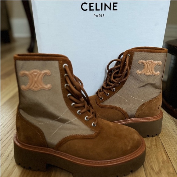 Sample sale Celine Boots! Size 35 but fits more like a 36 - Picture 4 of 5